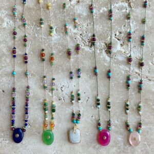 Collier sur lien de soie